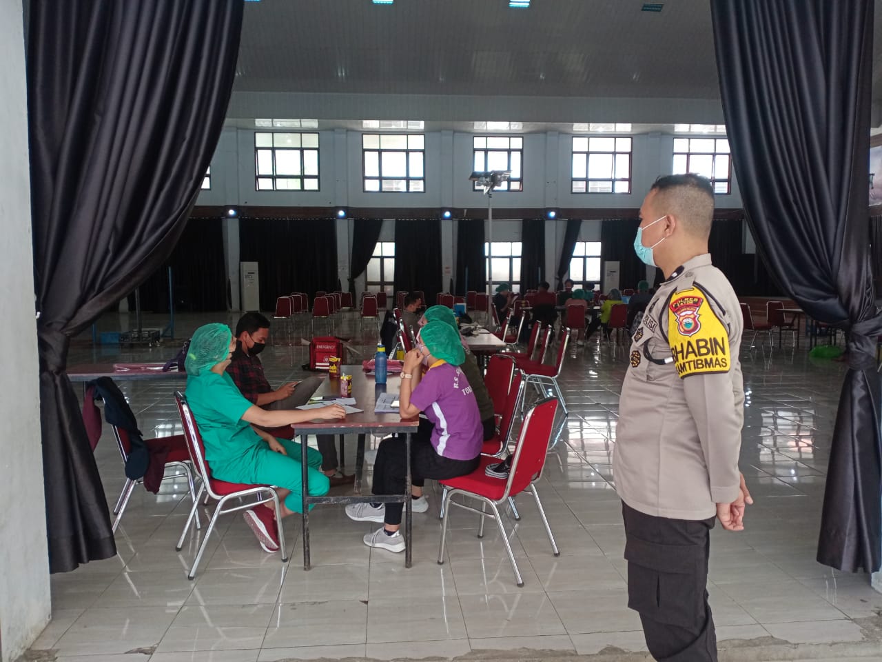 Himbau Penerapan Prokes,Bhabinkamtibmas Sambang Di Wilayah Binaan