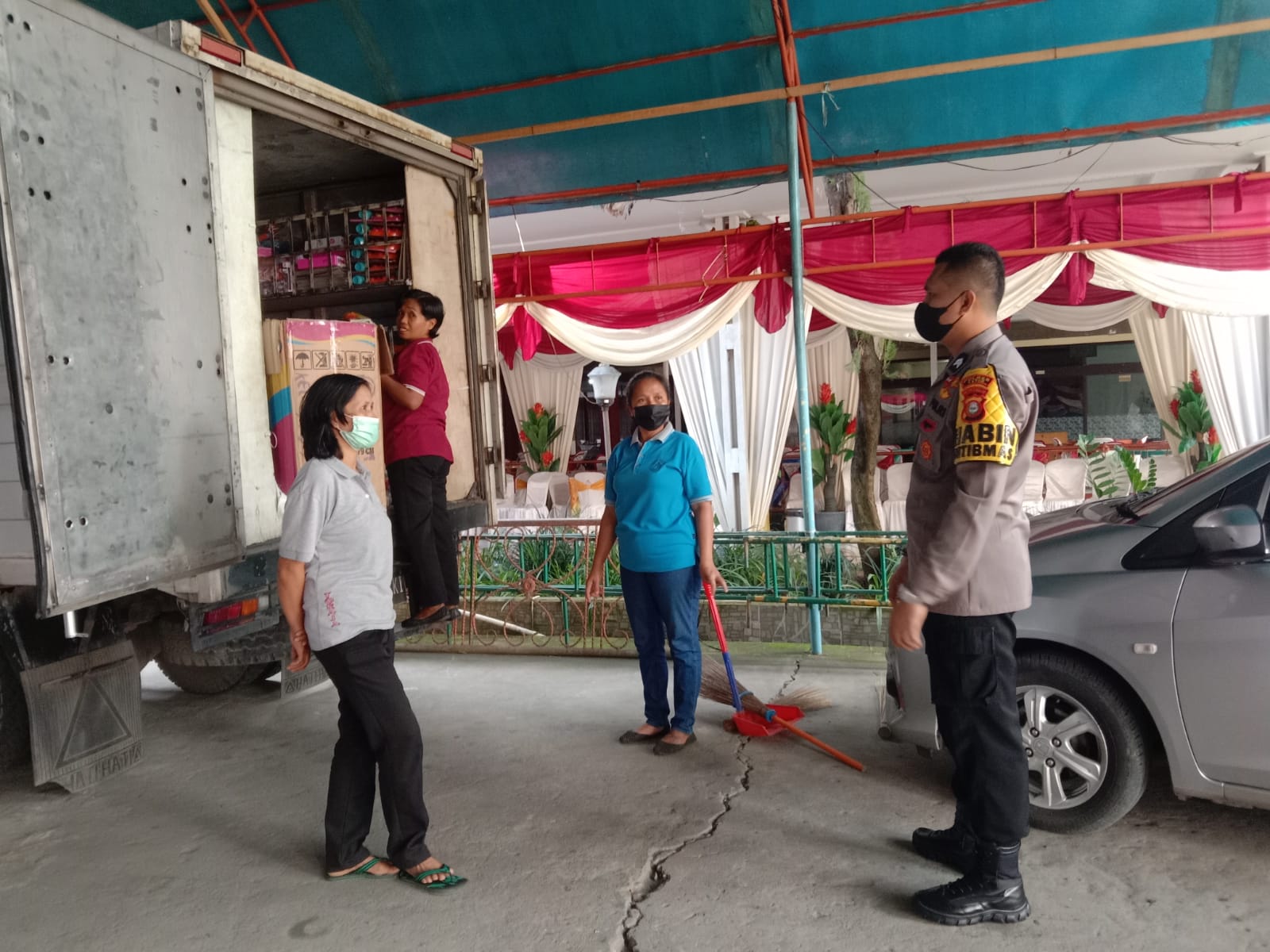 Himbau Penerapan Prokes,Bhabinkamtibmas Sambang Di Wilayah Binaan