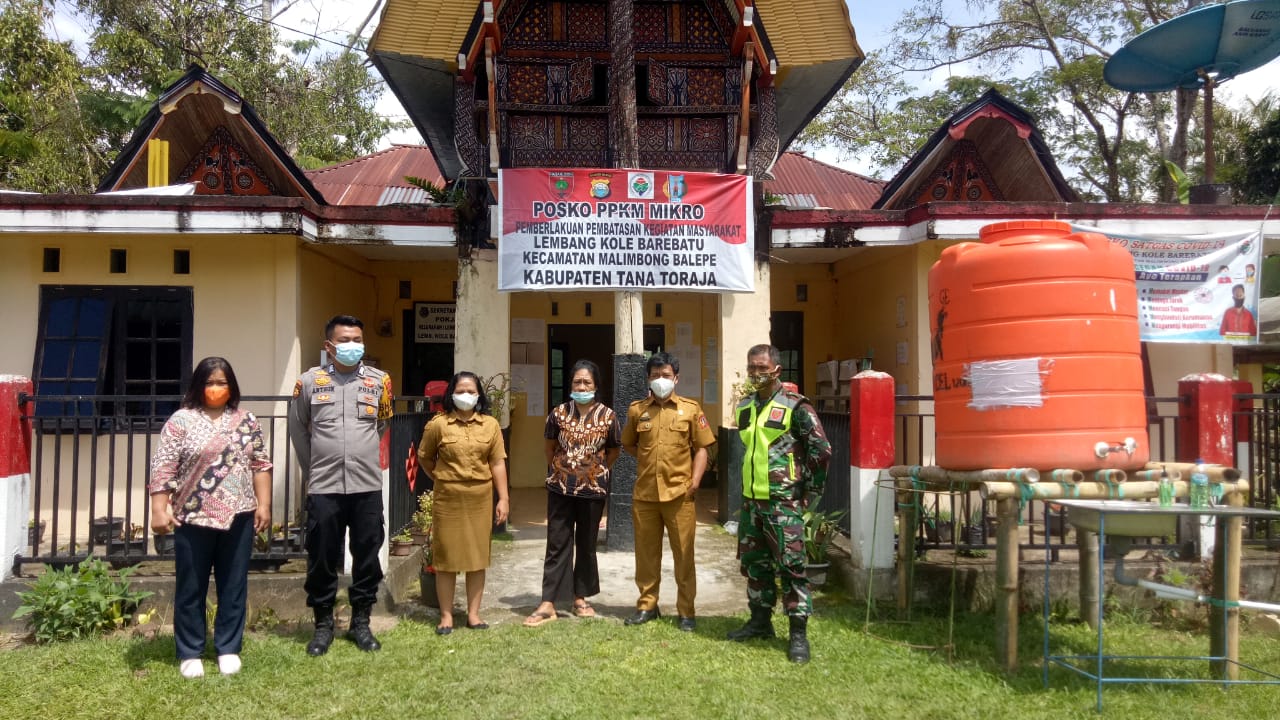 Jalin Sinergitas, Bhabinkamtibmas Sambangi Posko PPKM Mikro Lembang Kolebarebatu