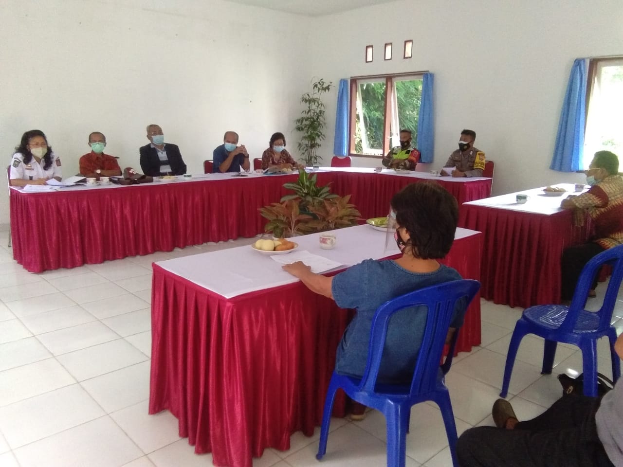 Bhabinkamtibmas monitoring Vaksinasi Dosis II di SMA Katolik Makale