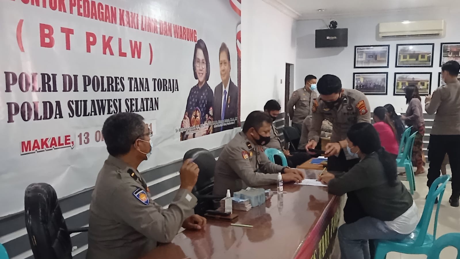 Vaksinasi Door To Door Polres Tana Toraja Jangakau Warga Lembang Lemo Menduruk