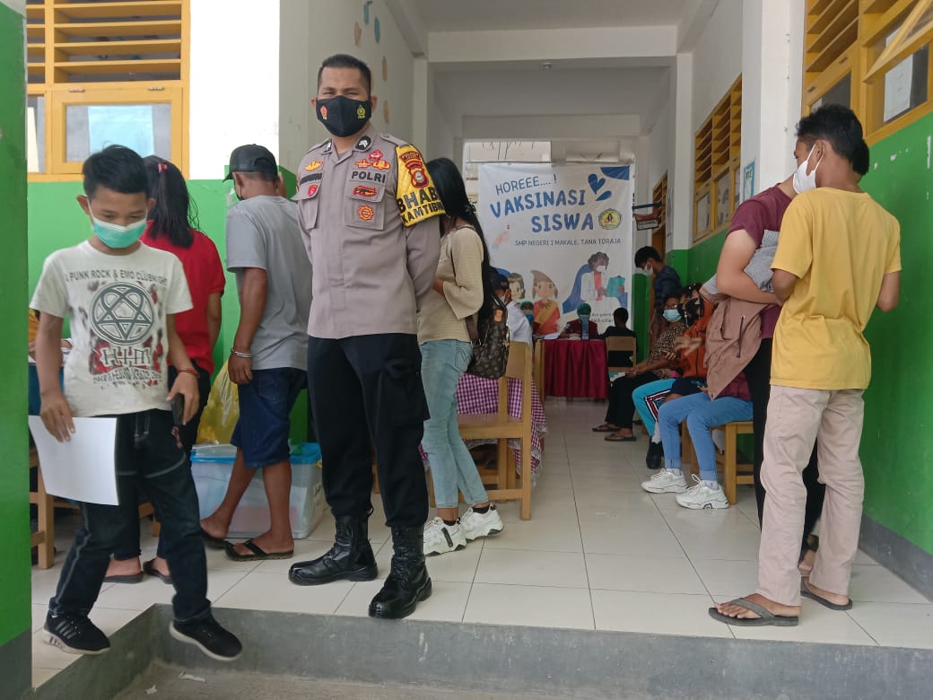 Upacara Pemakaman Secara Dinas Kepolisian Bripka Purn. Alm Pius Sambo