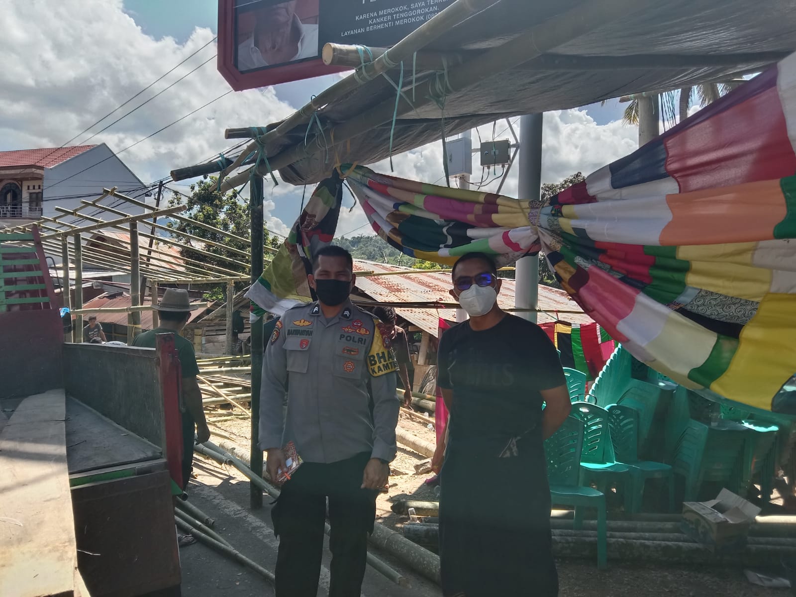 Bhabinkambtimas Polsek Makale Pengawasan Pelaksanaan Vaksinasi Covid-19