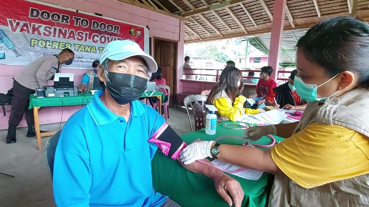Door To Door Vaksinasi Polres Tana Toraja Berlanjut Dosis II