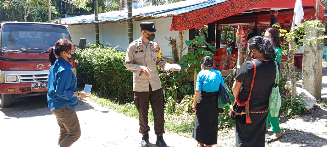 Bhabinkambtimas Polsek Mengkendek pengawasan Vaksinasi Covid-19