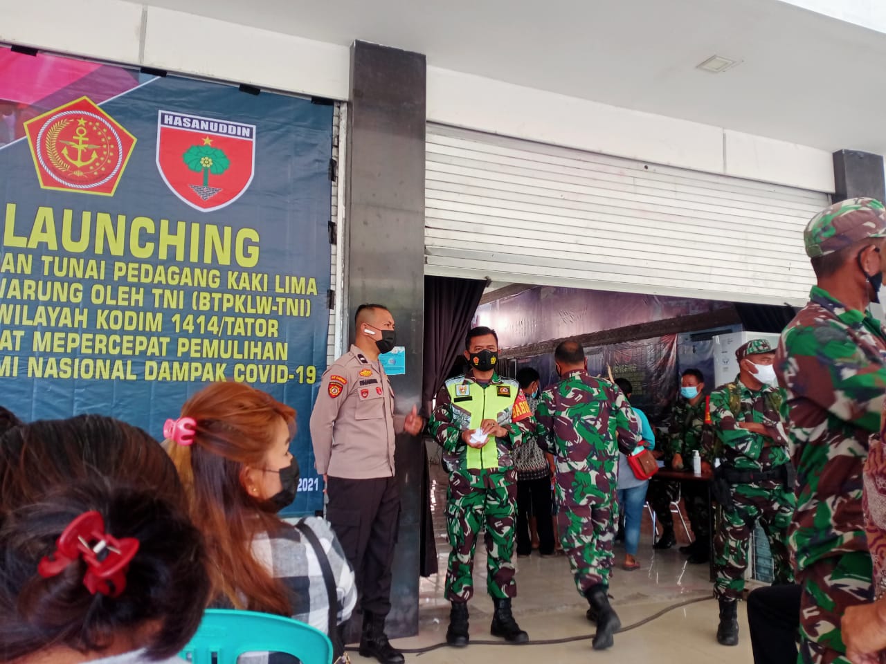 Bhabinkamtibmas bersama Satgas Covid-19 pemantauan Prokes pada acara Rambu solo
