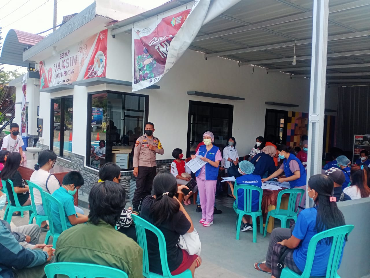 Personil Polsek Saluputti Edukasi Dan Pengawasan Kepatuhan Prokes