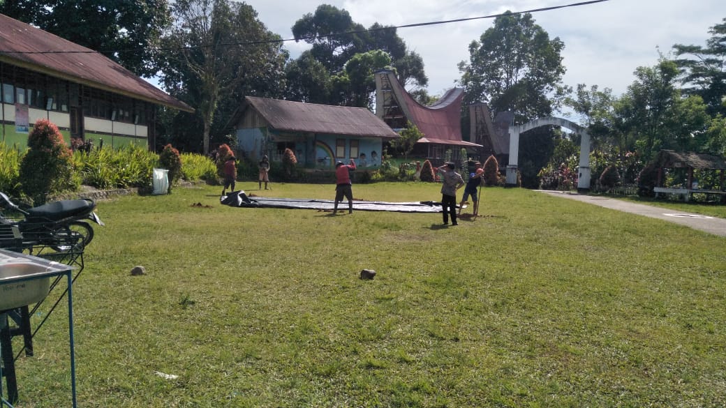 Bhabinkamtibmas pemantauan Prokes pada acara MUSYWIL II KOJA PENGAWAS MADRASAH