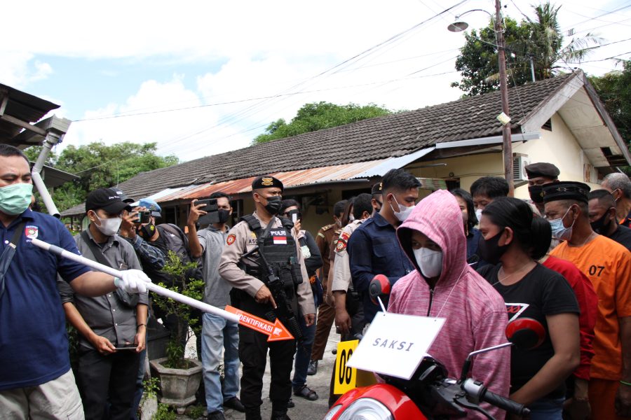Rekonstruksi Kasus Pembunuhan Dikawal Ketat Oleh Kepolisian