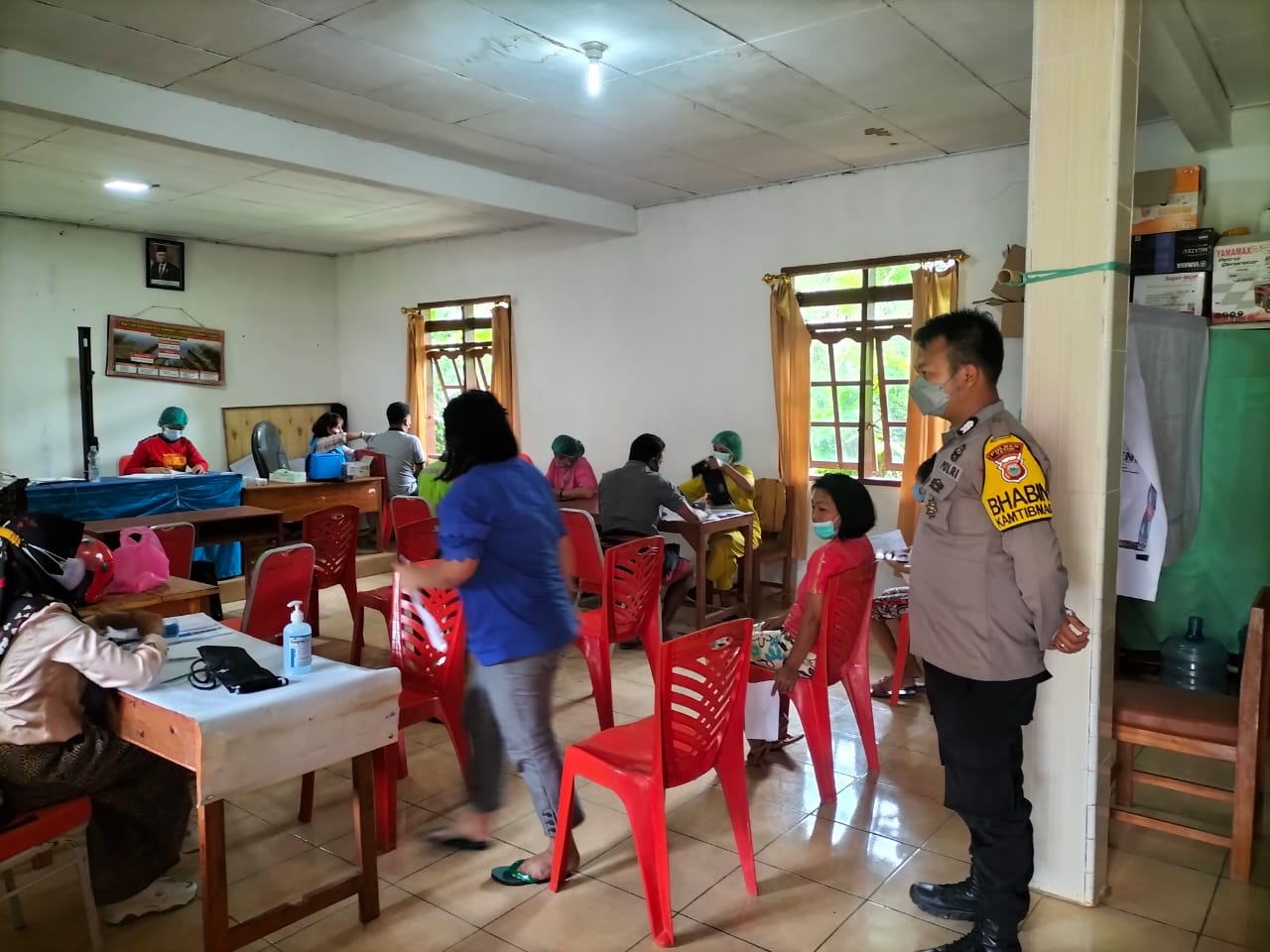 Bhabinkamtibmas Polsek Mengkendek Sambangi lembang Perindingan