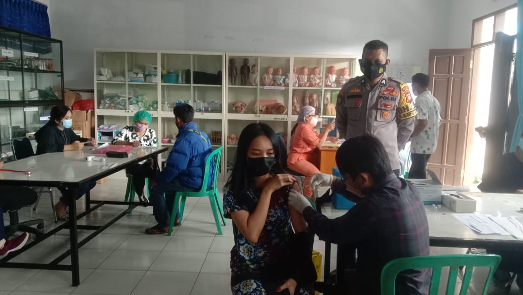 Bhabinkamtibmas Polsek Mengkendek Sambangi lembang Perindingan
