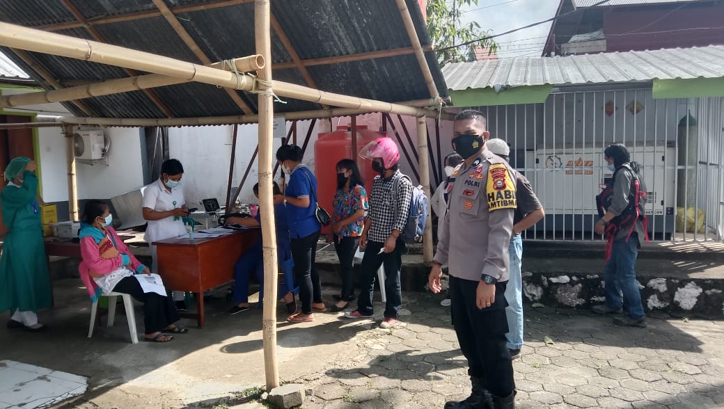 Kapolsek Mengkendek lakukan pemeriksaan kelengkapan personil