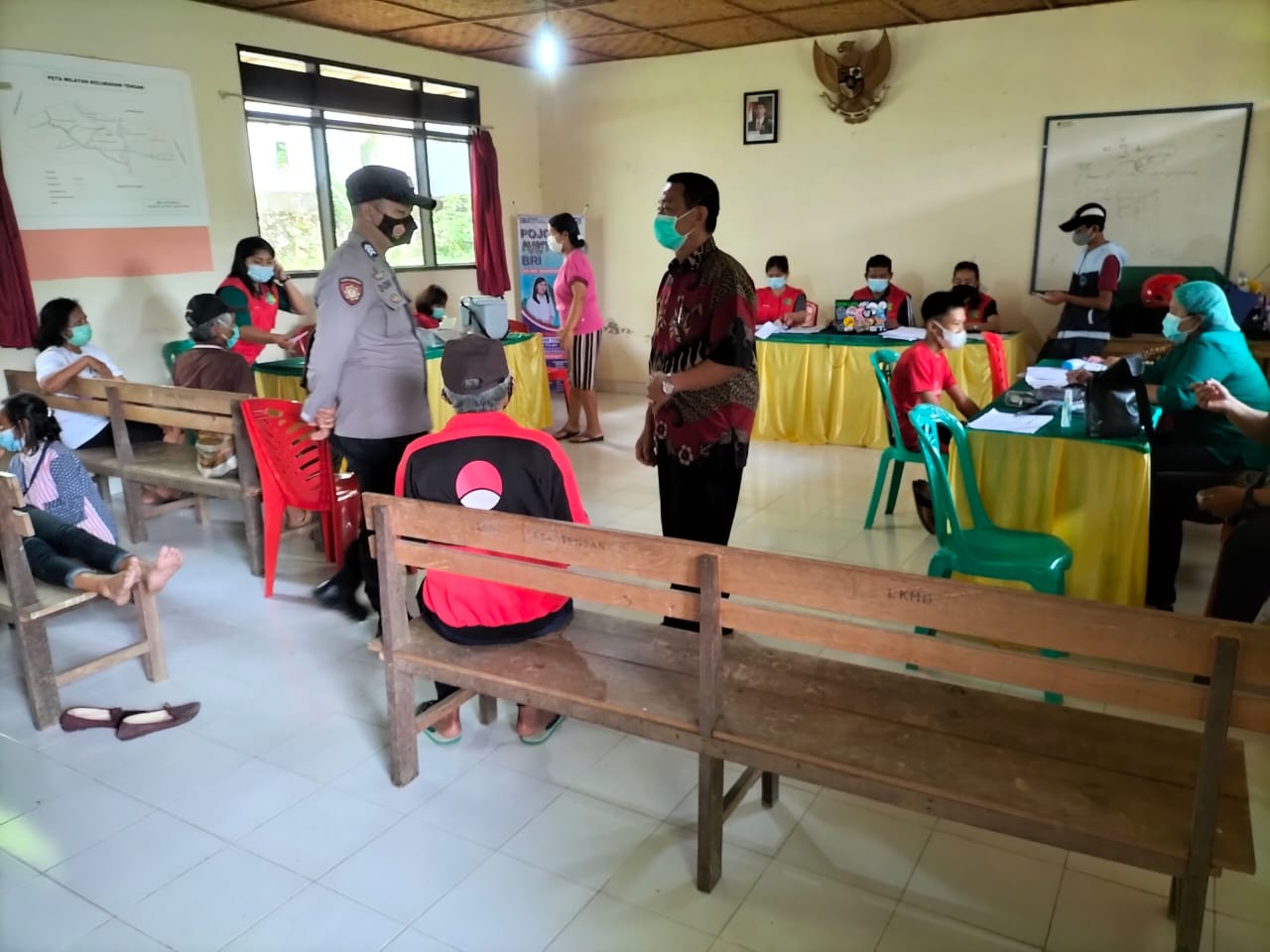 Kapolsek Mengkendek lakukan pemeriksaan kelengkapan personil