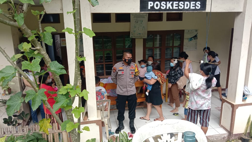 Bhabinkamtibmas Monitoring Kegiatan Posyandu Di Kantor Lurah Buntu Burake