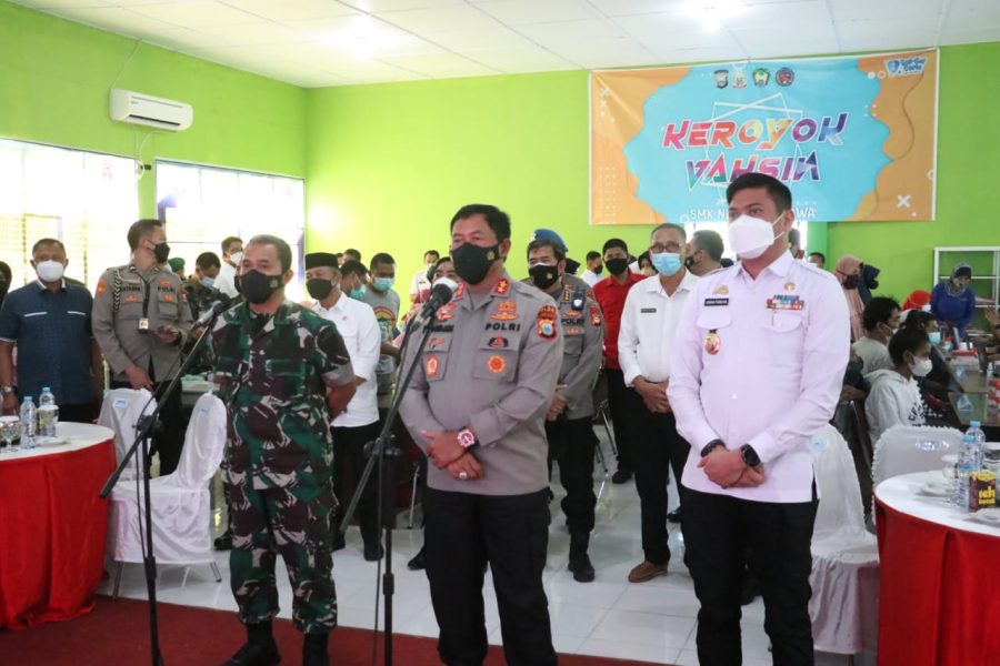 Kapolda Sulsel Tinjau Vaksinasi Massal Di Gowa