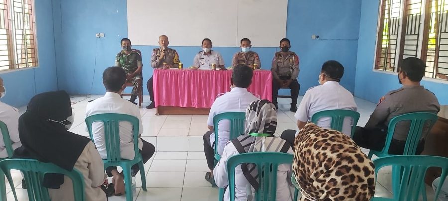 Pada Gelaran Ops Lilin 2021, Polres Sidrap Sosialisasikan Gebyar Vaksin di Pos PAM