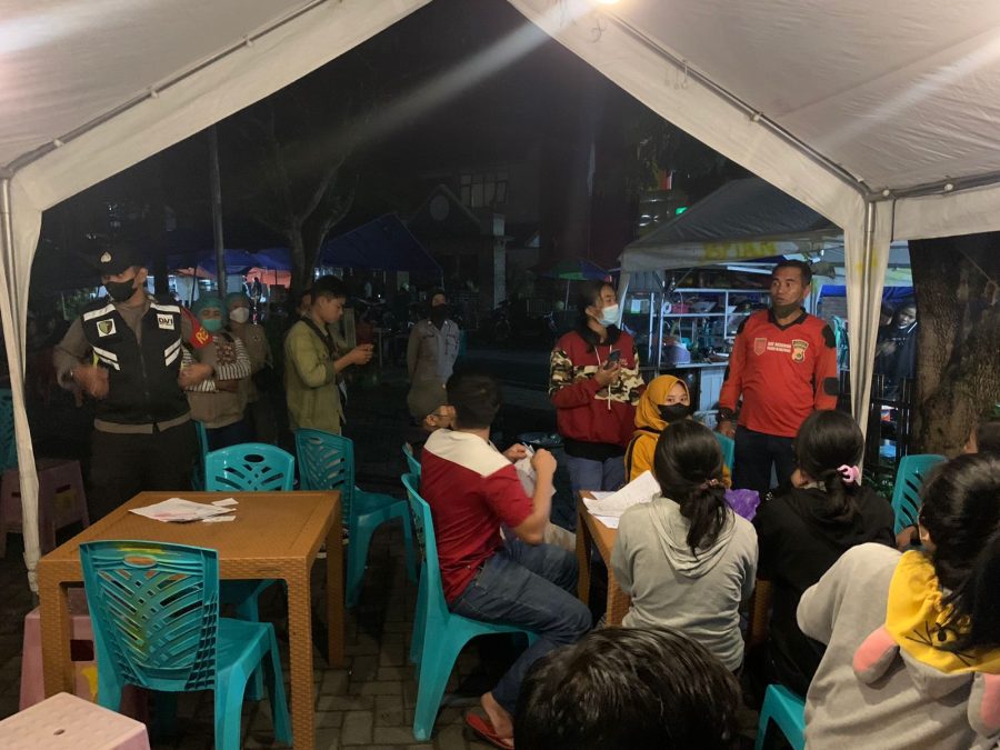 Aksi Heroik Kapolsek Saluputti Bantu Evakuasi Pengendara Roda Dua Terjebak Longsor