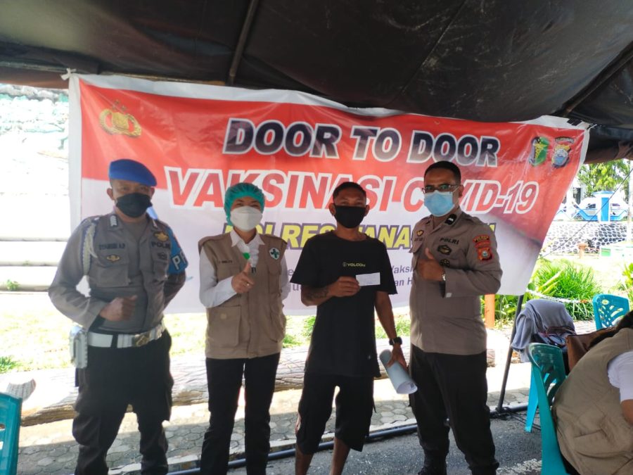 Aksi Heroik Kapolsek Saluputti Bantu Evakuasi Pengendara Roda Dua Terjebak Longsor