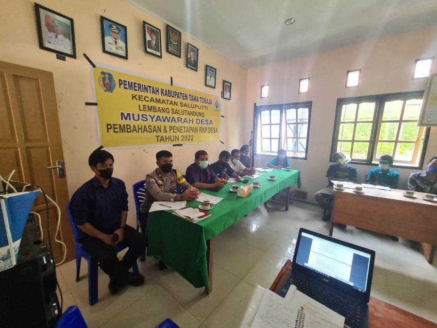 Bhabinkamtibmas menghadiri penetapan RKP dan Rembu stanting di lembang Tapparan Utara