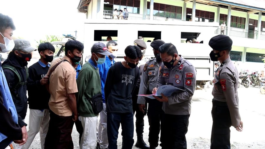 Kebut Vaksin, Sat Samapta Polres Tana Toraja Fasilitasi Vaksin 53 Pelajar SMK Kristen Pelangi