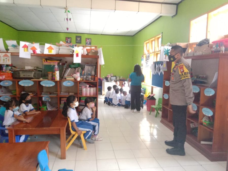 Bhabinkamtibmas menghadiri penetapan RKP dan Rembu stanting di lembang Tapparan Utara
