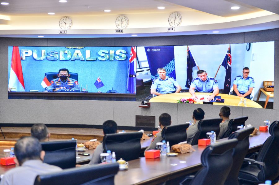 Program “Sentuhan Kasih”, Kapolres Tana Toraja Kembali Bagikan 50 Paket Sembako