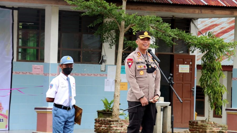 Program “Sentuhan Kasih”, Kapolres Tana Toraja Kembali Bagikan 50 Paket Sembako