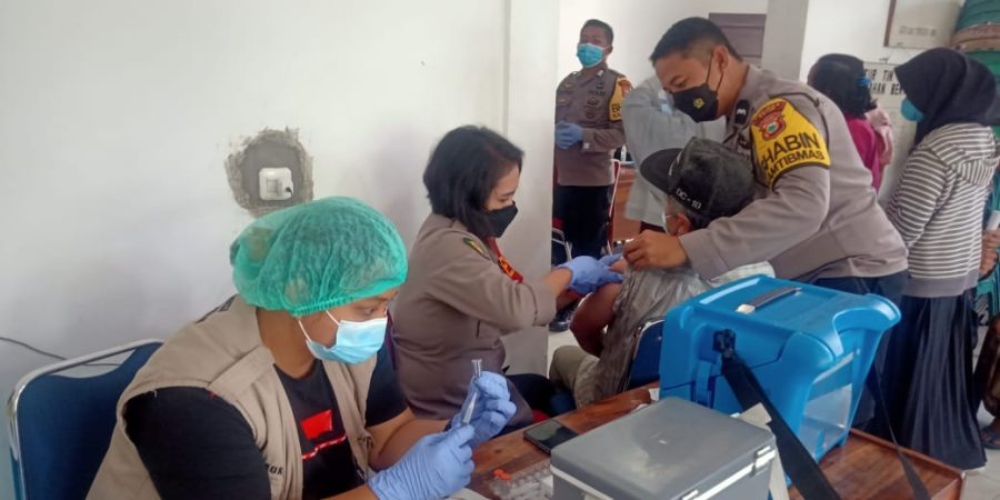 Bhabinkamtibmas Edukasi dan Pengawasan kepatuhan Prokes