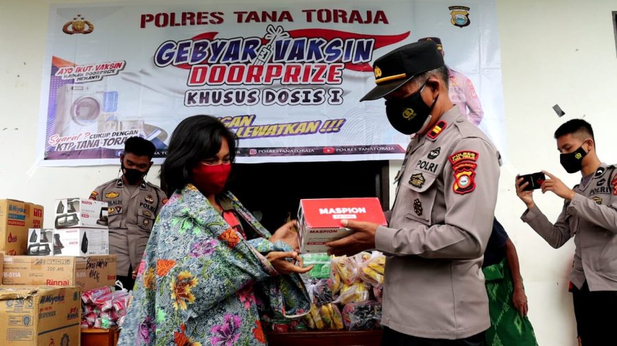 Bhabinkamtibmas Edukasi dan Pengawasan kepatuhan Prokes