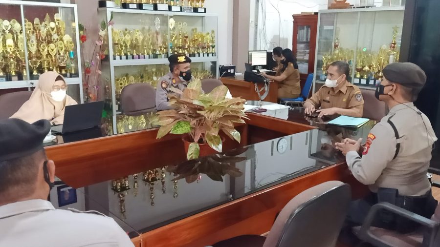 Bhabinkamtibmas Edukasi dan Pengawasan kepatuhan Prokes