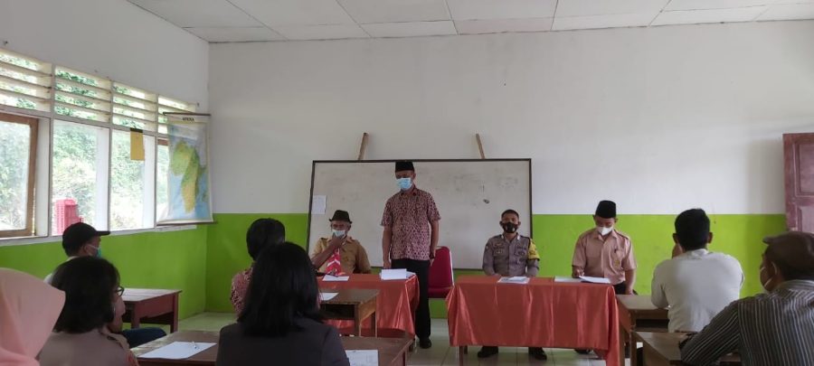 Bhabinkamtibmas Edukasi dan Pengawasan kepatuhan Prokes