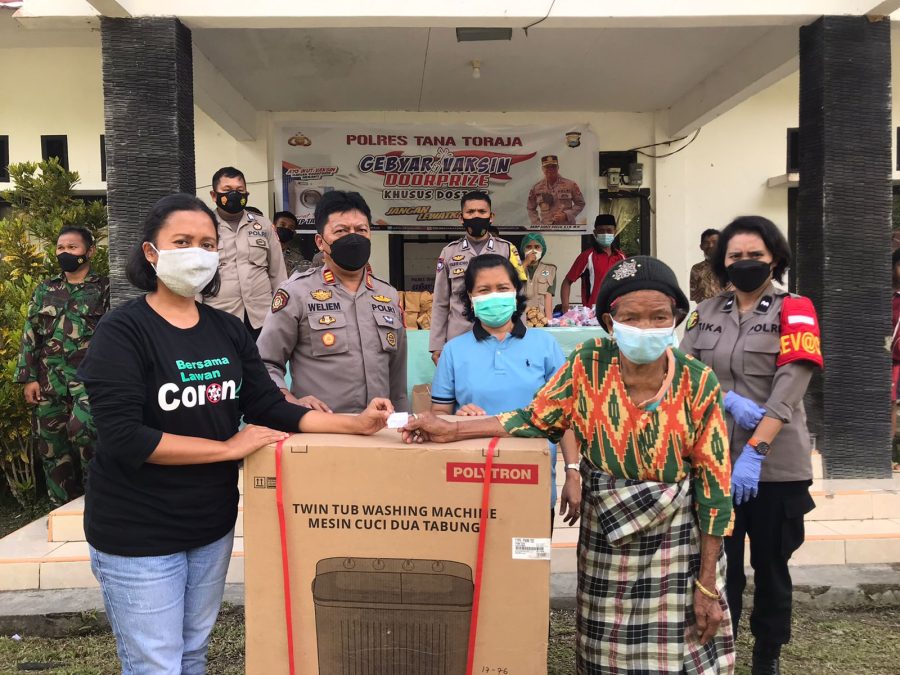 Gebyar Vaksin Doorprize Polres Tana Toraja Di Tongkonan Layuk Ambakaraeng