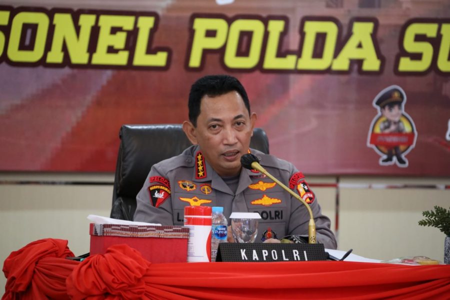 Kapolsek Mengkendek menghimbau masyarakat untuk melakukan vaksin di Plasa Kolam