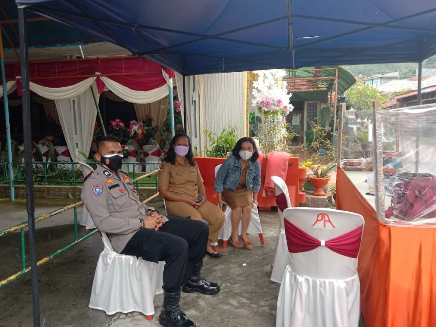 Kapolsek Makale IPTU BUNGA SALU pimpin pengamanan Natal GBI SOLA GRACIA