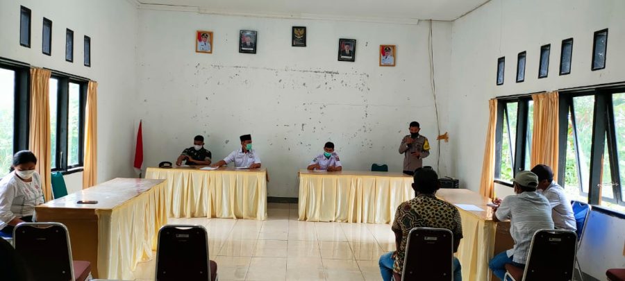 Pantau Prokes, Kapolsek Saluputti pimpin personil pengamanan Natal Gereja Toraja