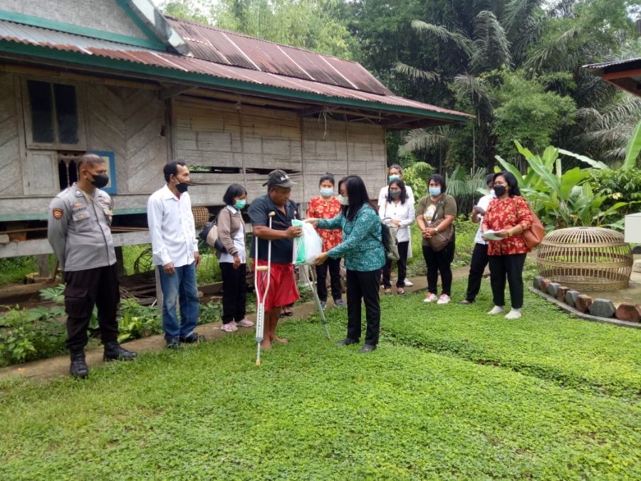 Pantau Prokes, Kapolsek Saluputti pimpin personil pengamanan Natal Gereja Toraja