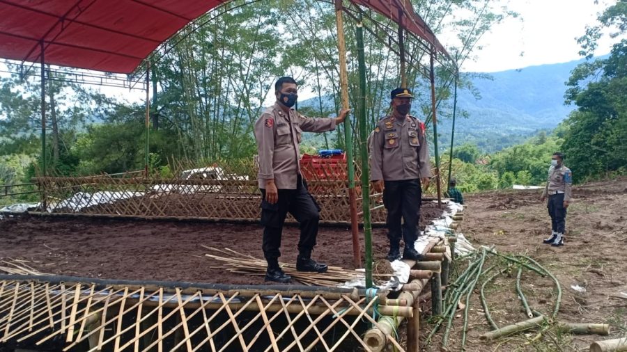 Bhabinkamtibmas Bripka Agustinus Bongga Ma’dika sambang kekantor lembang Batusura’