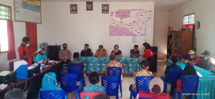 Bhabinkamtibmas Polsek Makale DDS Di Kantor Lurah Buntu Burake