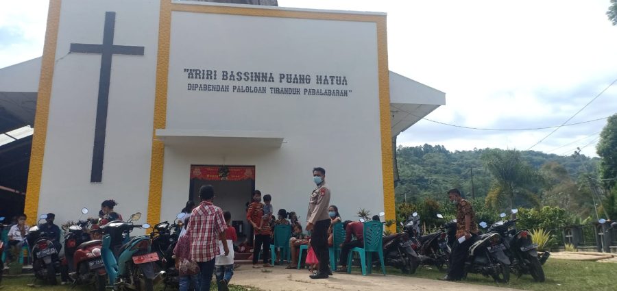 Bhabinkamtibmas Polsek Makale DDS Di Kantor Lurah Buntu Burake