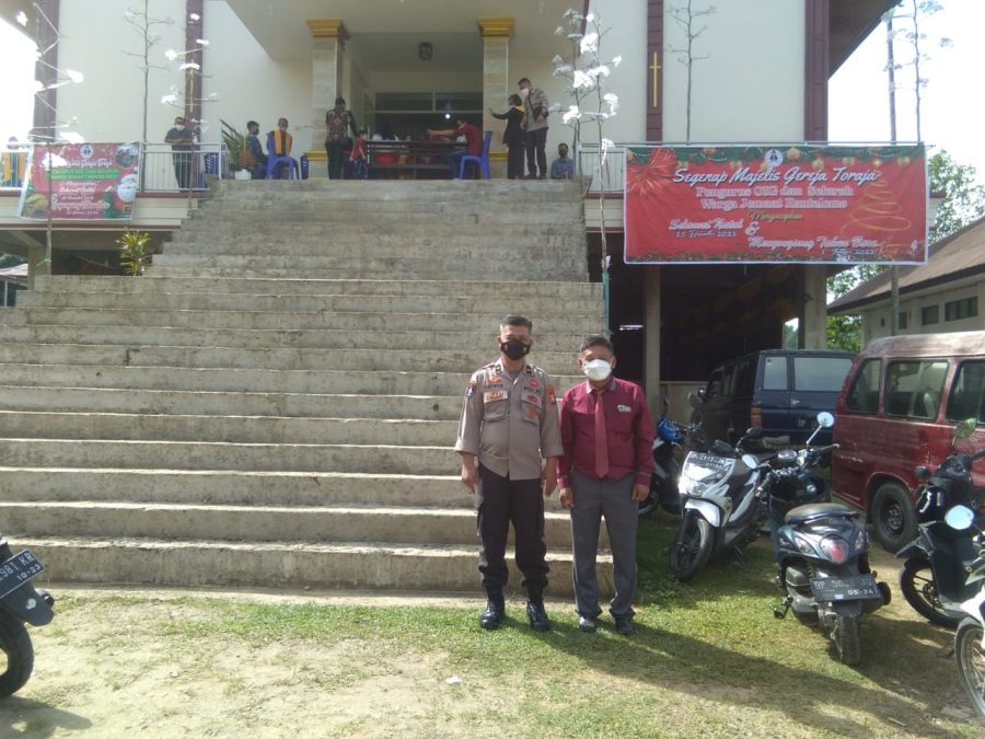Bhabinkamtibmas Polsek Makale DDS Di Kantor Lurah Buntu Burake