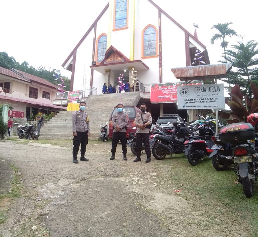 Bhabinkamtibmas Pengamanan Perayaan Ibadah Natal Jemaat Gereja Toraja
