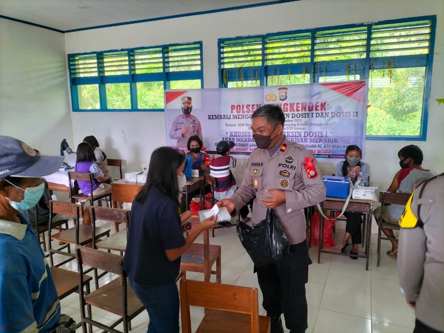 Polsek Mengkendek bersama Tim Vaksinasi Polres Tana Toraja kembali Menggelar Vaksin Dosis 1 dan 2