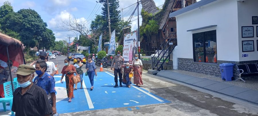 bhabinkamtibmas Polsek Mengkendek Intensif Himbau Protokol Kesehatan