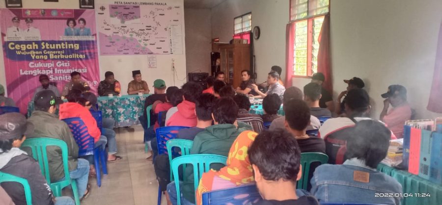 Bhabinkamtibmas Dan Babinsa Lakukan Pengawasan Prokes Acara Rambu Solo’