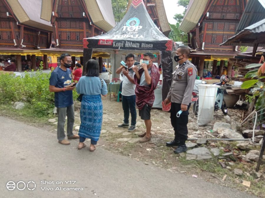 Bhabinkamtibmas Pengamanan Perayaan Ibadah Tahun Baru Di Gereja GPDI Tiberias