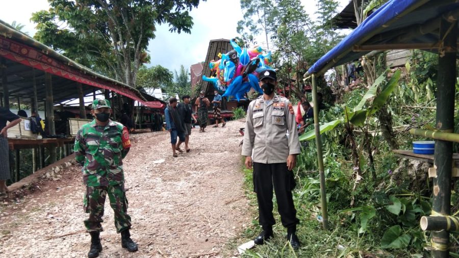 Percepatan Vaksinasi, Bhabinkamtibmas Sambangi Kantor Lembang Turunan