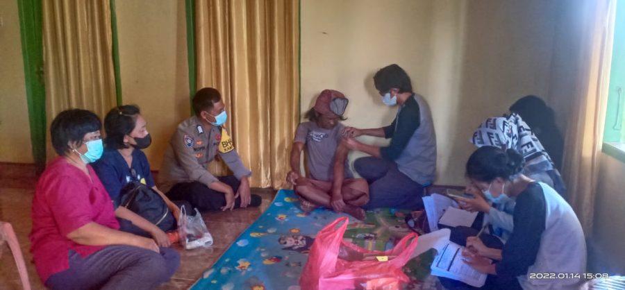 Bhabinkamtibmas pemantauan penerapan protokol kesehatan covid-19