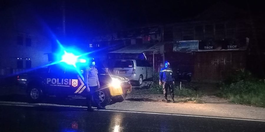 Pemeriksaan Kartu Vaksin, Bhabinkamtibmas Melakukan Pengawasan Protokol Kesehatan