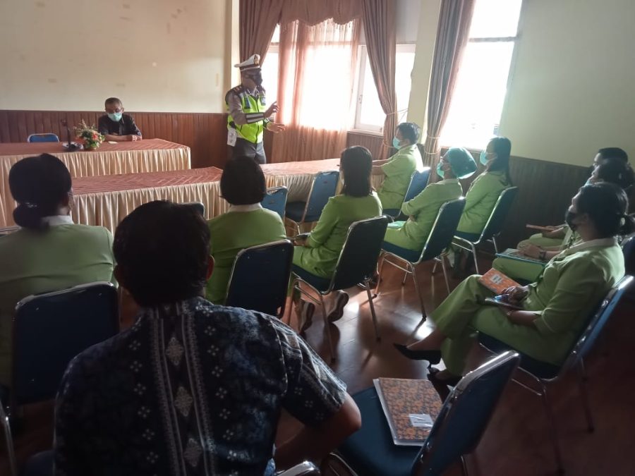 Kasat Lantas Polres Tana Toraja Koordinasi Dengan RS Di Tana Toraja