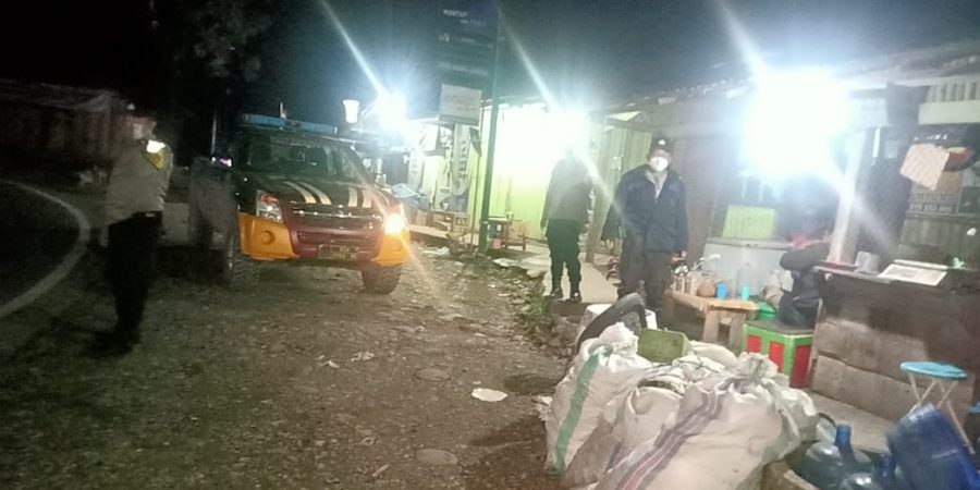 Antisipasi Gangguan Kamtibmas, Personil Polsek Mengkendek Lakukan Patroli Blue Light